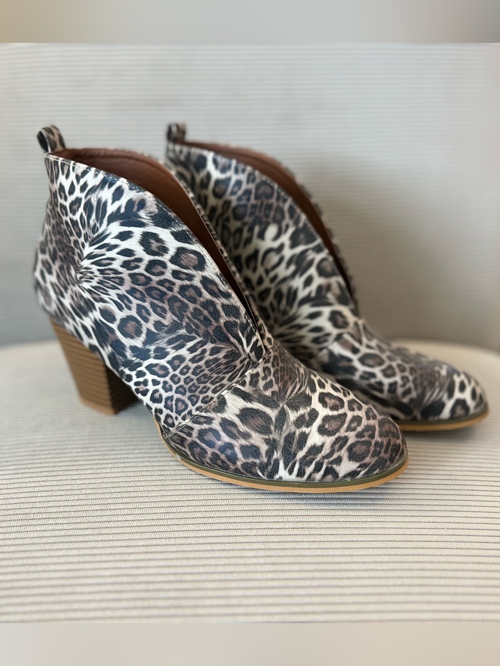 Women’s Weeboo leopard-print booties "split-front" or "V-cut" size 10